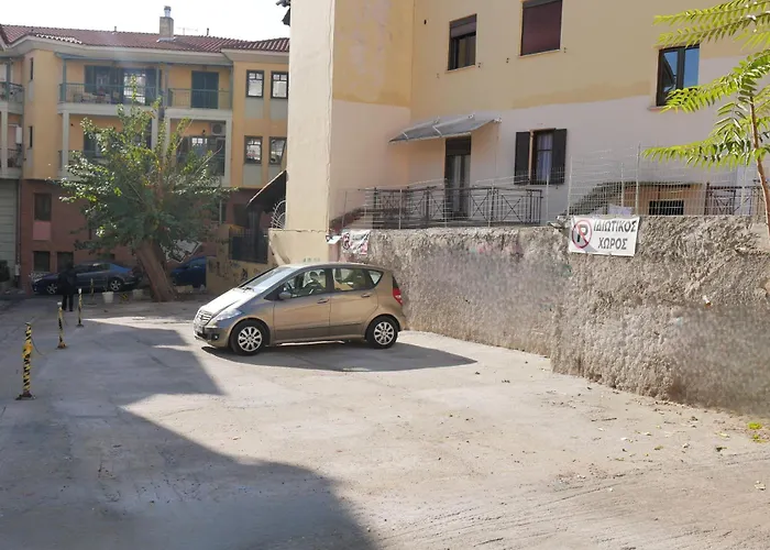 Crystal Apartment With Free Private Parking