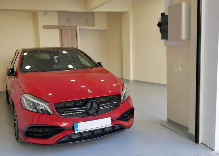 Crystal Apartment With Free Private Parking