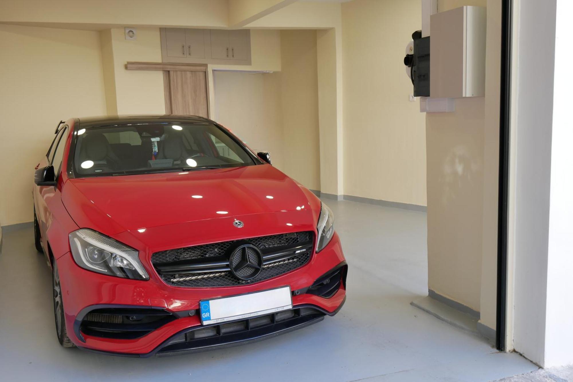 Crystal With Free Private Parking Apartment